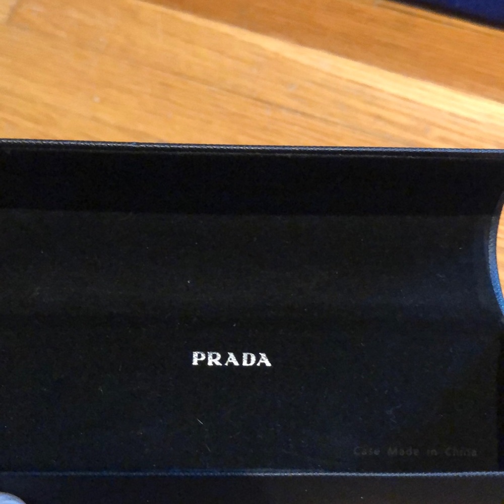 PRADA glasses case - Picture 4 of 4